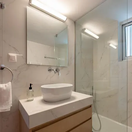 Sunny Escape:Stylish And Roomy Apt In Beach Haven! Νέα Μάκρη Εξωτερικό φωτογραφία