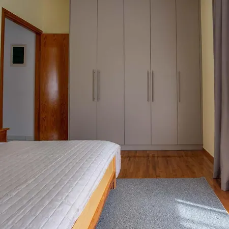 Sunny Escape:Stylish And Roomy Apt In Beach Haven! Néa Mákri Exterior photo