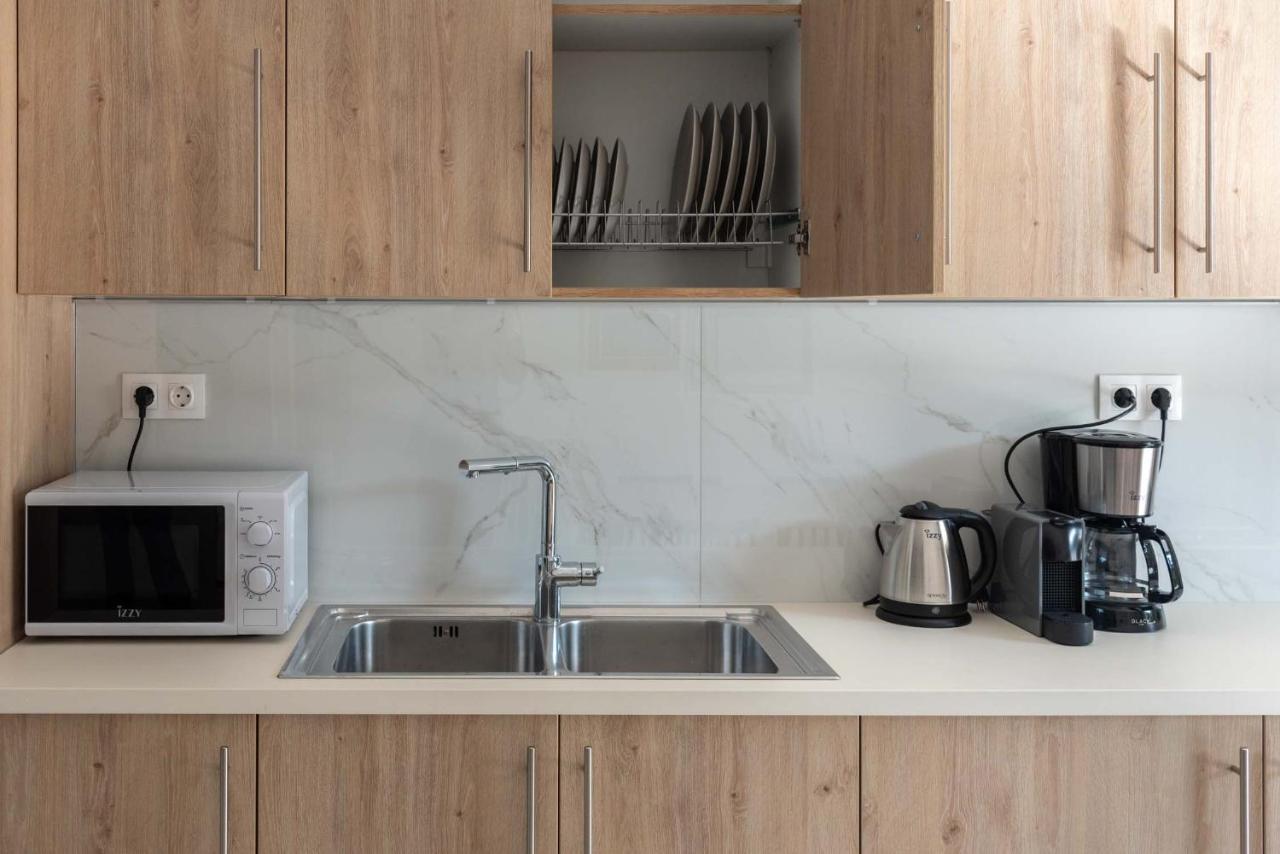 Sunny Escape:stylish And Roomy In Haven! Apartment *