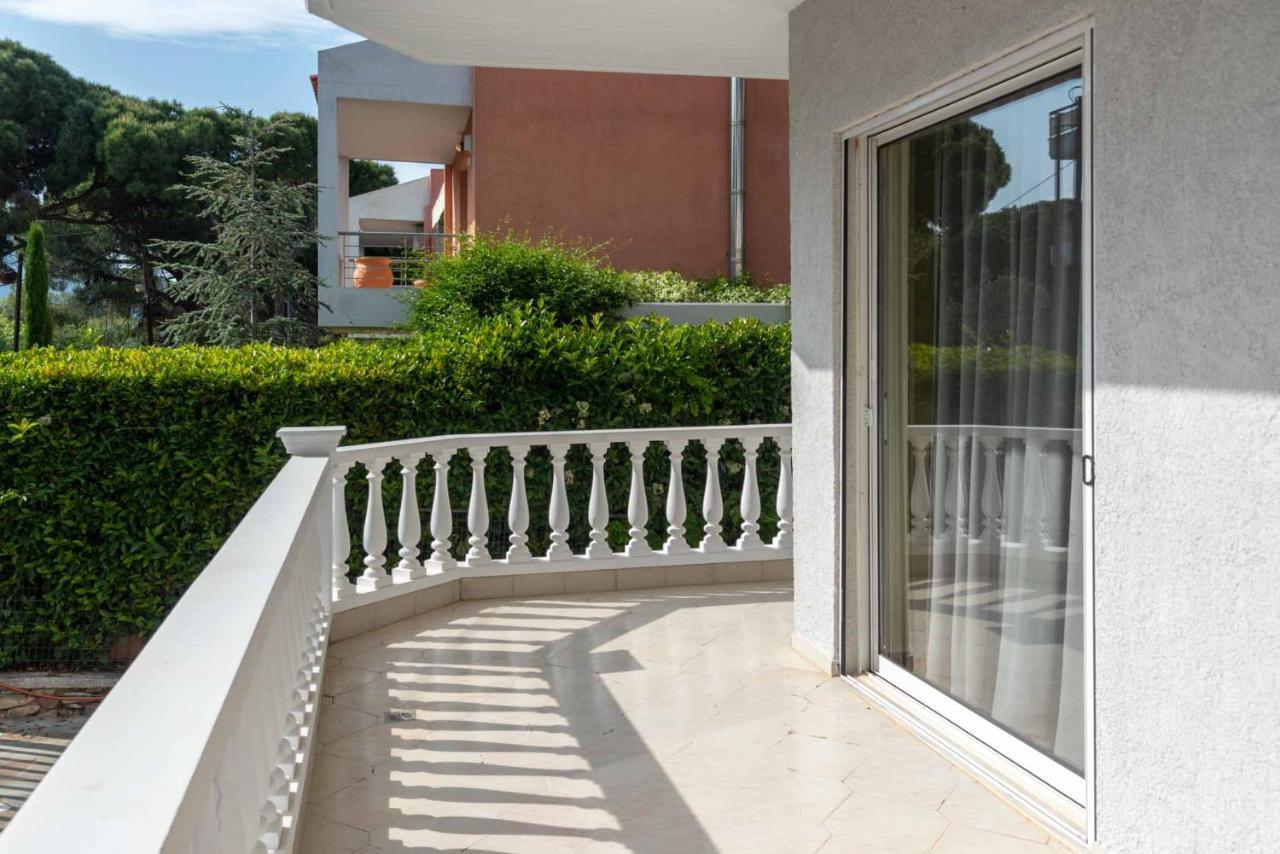 Sunny Escape:stylish And Roomy In Haven! Apartment Nea Makri