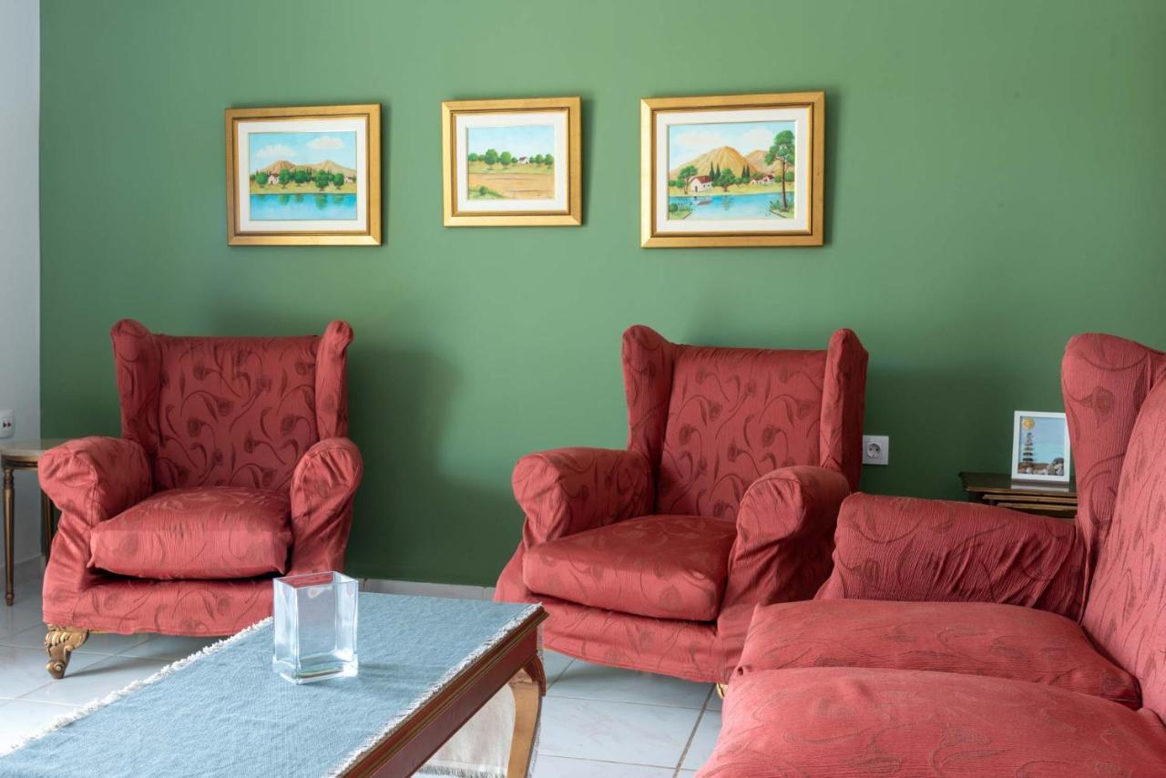 Sunny Escape:stylish And Roomy In Haven! Apartment *