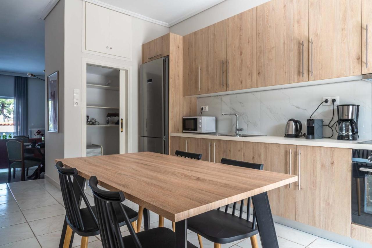 Apartment Sunny Escape:stylish And Roomy In Haven! Nea Makri