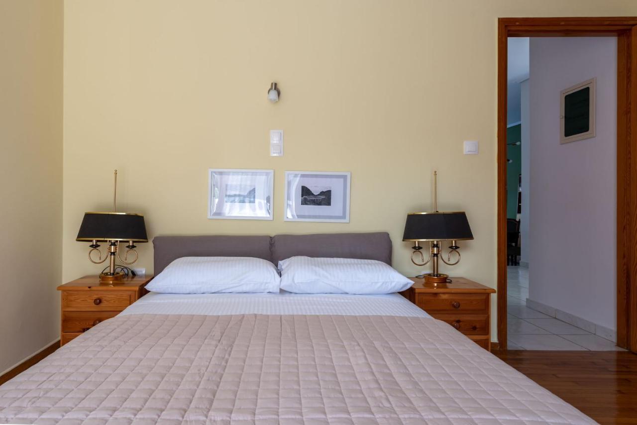 Sunny Escape:stylish And Roomy In Haven! *