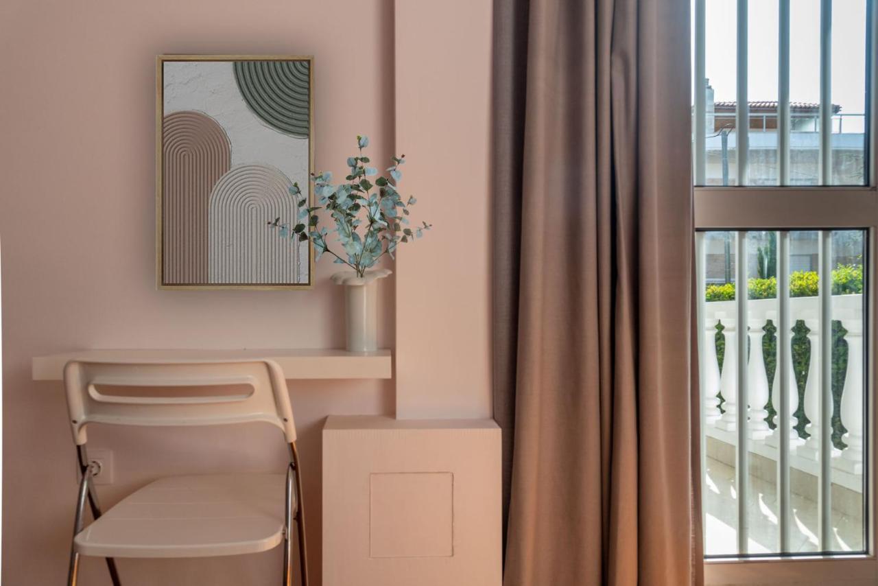 Sunny Escape:stylish And Roomy In Haven! Nea Makri